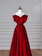 Abito da sera rosso in raso con scollo a barca, fiocco, linea a trapezio Y8626