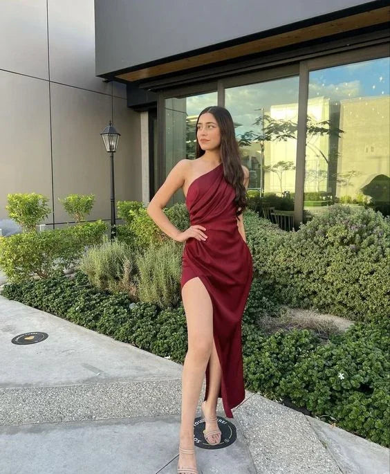 Abito da sera bordeaux monospalla elegante Y6247