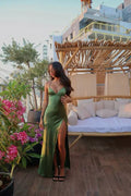 Robe de bal verte longue à fines bretelles spaghetti avec fente longue Y7912