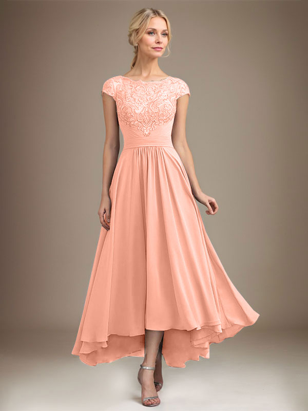 Robe de mère de la mariée en mousseline de soie à dentelle asymétrique illusion en décolleté arrondi et coupe en A avec plis