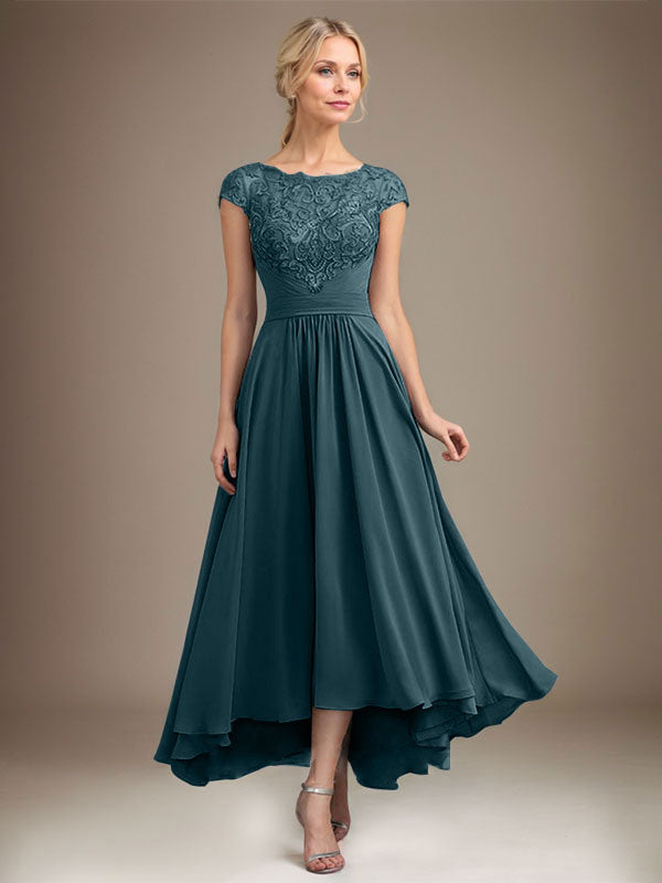 Robe de mère de la mariée en mousseline de soie à dentelle asymétrique illusion en décolleté arrondi et coupe en A avec plis