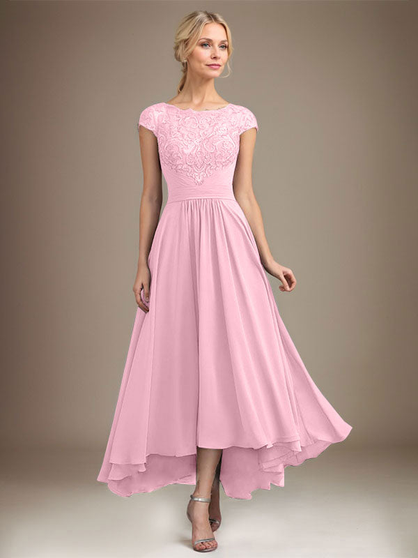 Robe de mère de la mariée en mousseline de soie à dentelle asymétrique illusion en décolleté arrondi et coupe en A avec plis