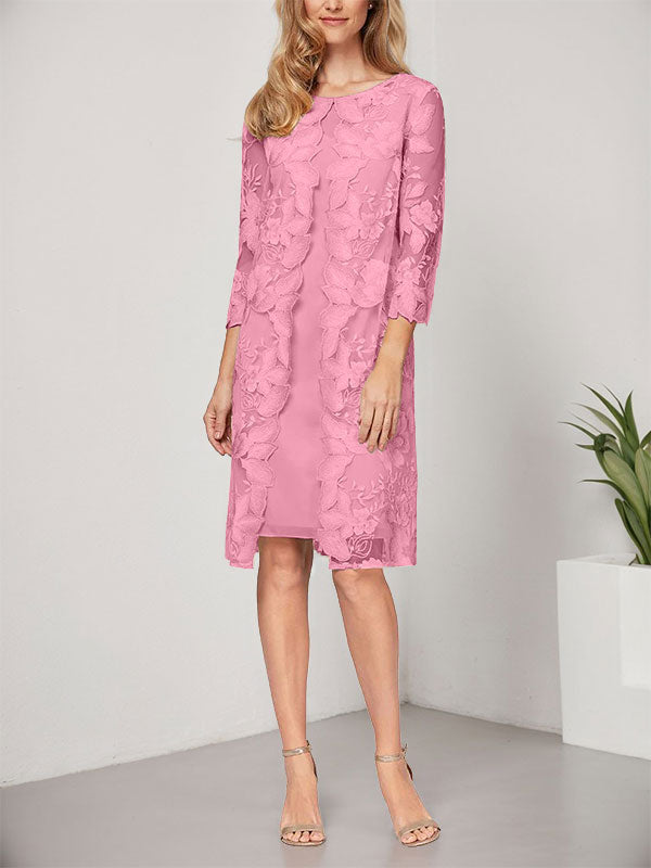 Robe de mère de la mariée en mousseline et dentelle, longueur genou, coupe en A, décolleté arrondi, avec veste