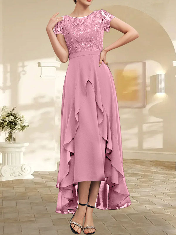 Robe de mère de la mariée en mousseline et dentelle asymétrique illusion à encolure dégagée, coupe en A, avec nœud, volants et paillettes