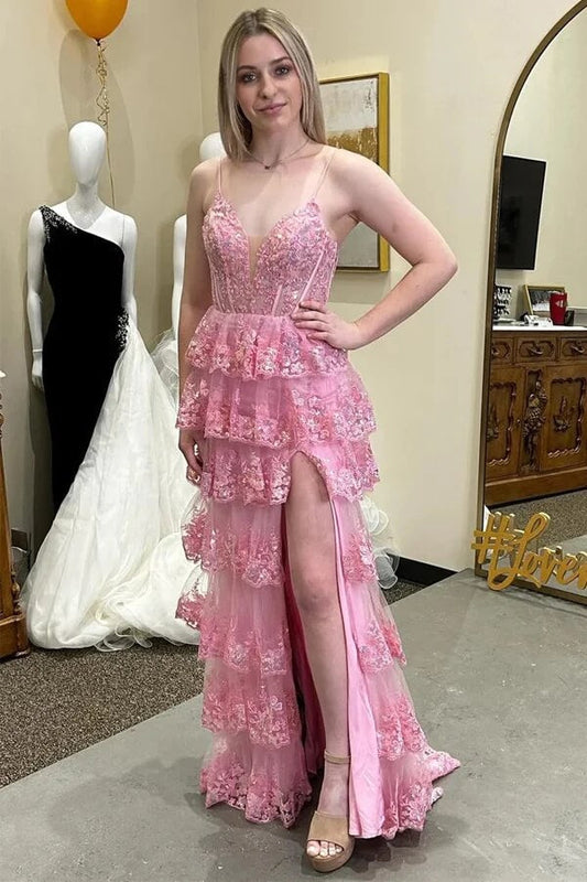 Vestidos de fiesta de tul con corte en A, apliques de encaje, volantes y capas con abertura