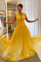 Abito da sera giallo in tulle con scollo profondo SYP154