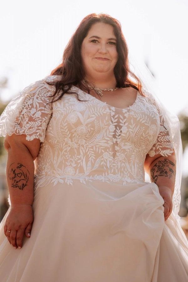 Plus Size Ivory A-Line Wedding Dress V Neck Short Lace Sleeves 3D Floral Embroidery Bridal Gown with Cathedral Train