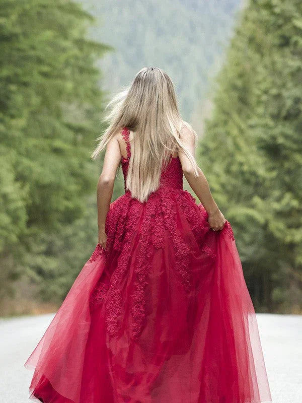 Robes longues en tulle à applique SYP131