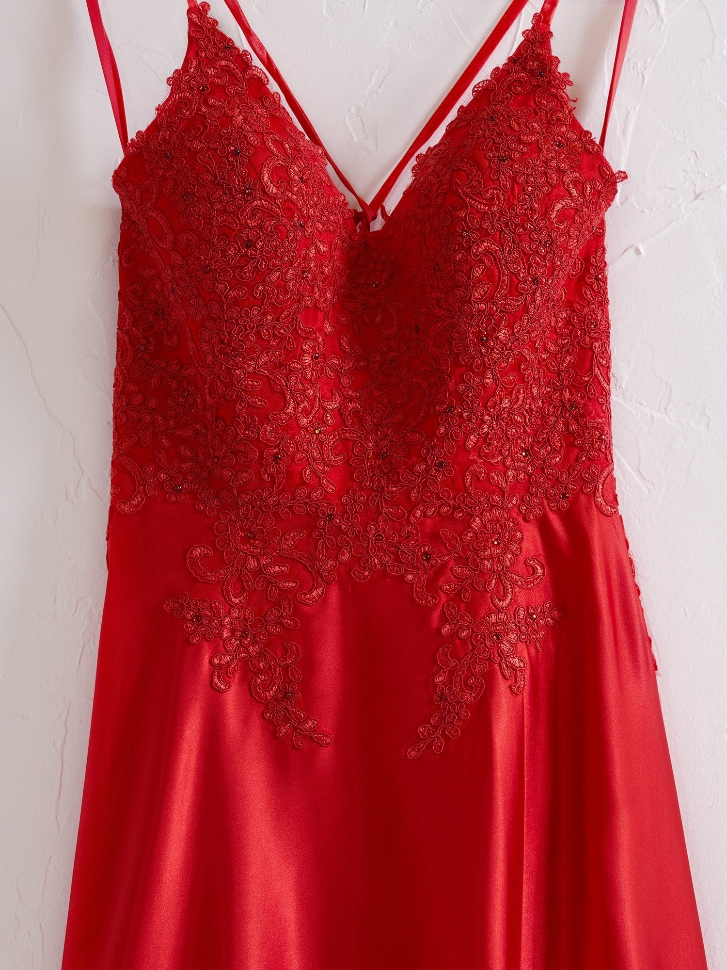 Abito da sera con spalline sottili a linea ad A, corsetto sul retro e spacco