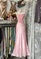 Robe de soirée sirène en satin rose chic à fines bretelles spaghetti Y8104