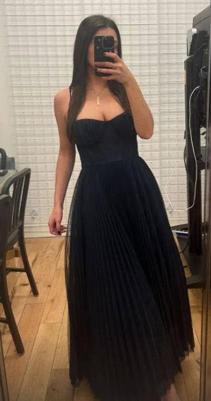 Vestido de Festa Midi Verde com Alças Finas Elegantes, Tule Plissado, Corte em A Y8452
