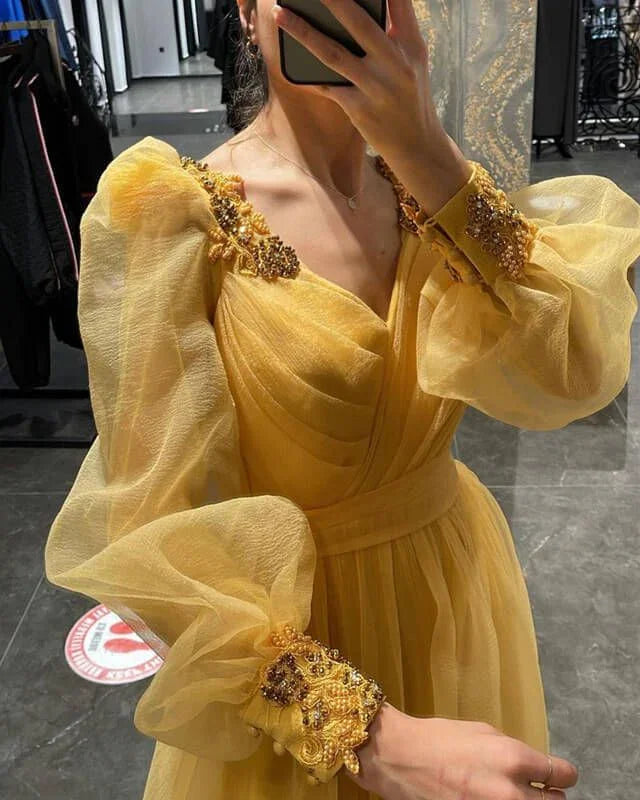 Abito da sera con scollo a V, maniche a sbuffo, spacco e tulle Y5793