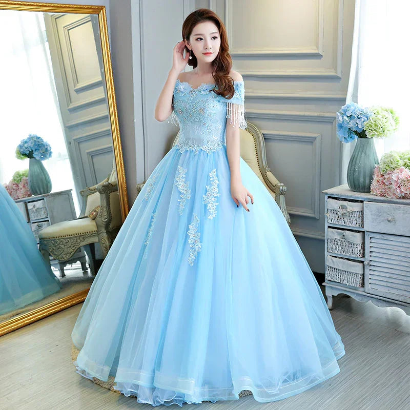 Abito principesco lussuoso azzurro chiaro con spalle scoperte modello Y309