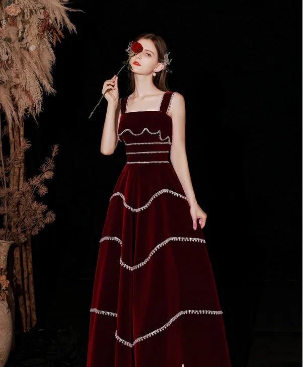 Vestido de Noite Vermelho Veludo Chic em Corte A Y4511