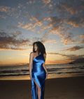 Vestido de fiesta azul bonito de un solo hombro con abertura lateral modelo Y8150