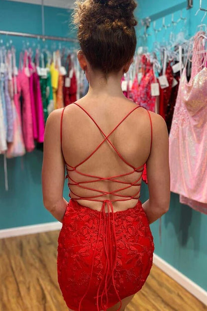 Vestidos de fiesta cortos con escote en V y encaje con apliques de encaje