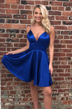 Semplice abito da ritorno a casa blu reale in raso senza schiena, abito corto da ballo di fine anno