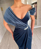 Abito da sera elegante Ruffles con spacco frontale e una spalla, decorato con perline