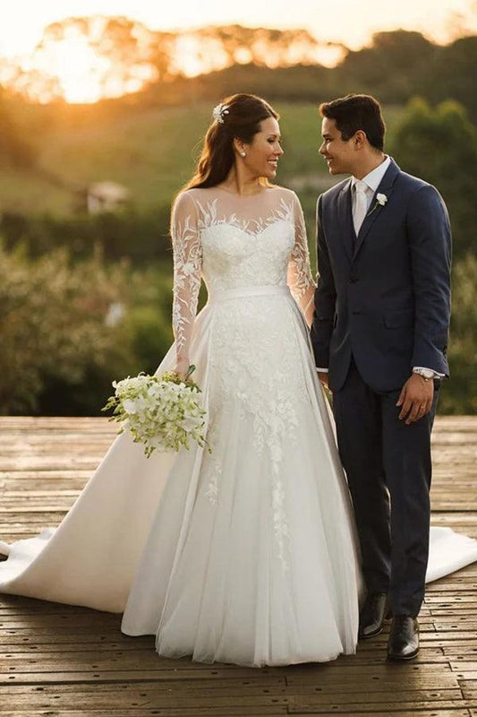 Rustikales Brautkleid aus Spitze mit langen Ärmeln und abnehmbarem Satin