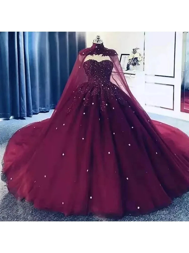 Quinceañera-Kleider Elegant Verführerischer Umhang Herzausschnitt Applikationen Kristallballkleid mit Übergröße Süße 16 Debütantenparty Geburtstag