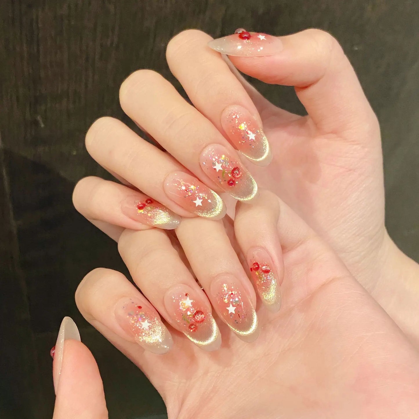 10 uñas postizas de cereza dulce para mujeres y niñas, brillantes, con sonrisa, ojo de gato, Y2k, estrellas, hechas a mano, con rubor suave. 