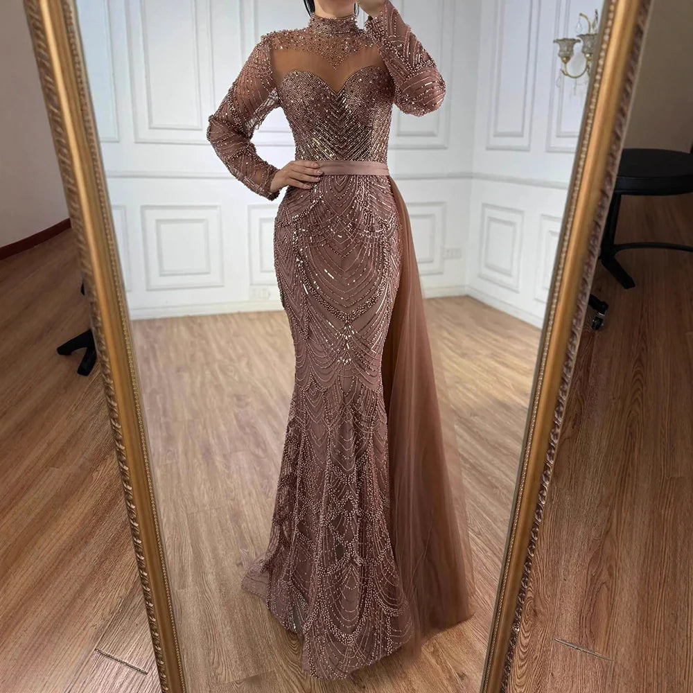 Luxuriöses braunes Perlenmeerjungfrauen-Abendkleid mit seitlichem Überrock LA71913A