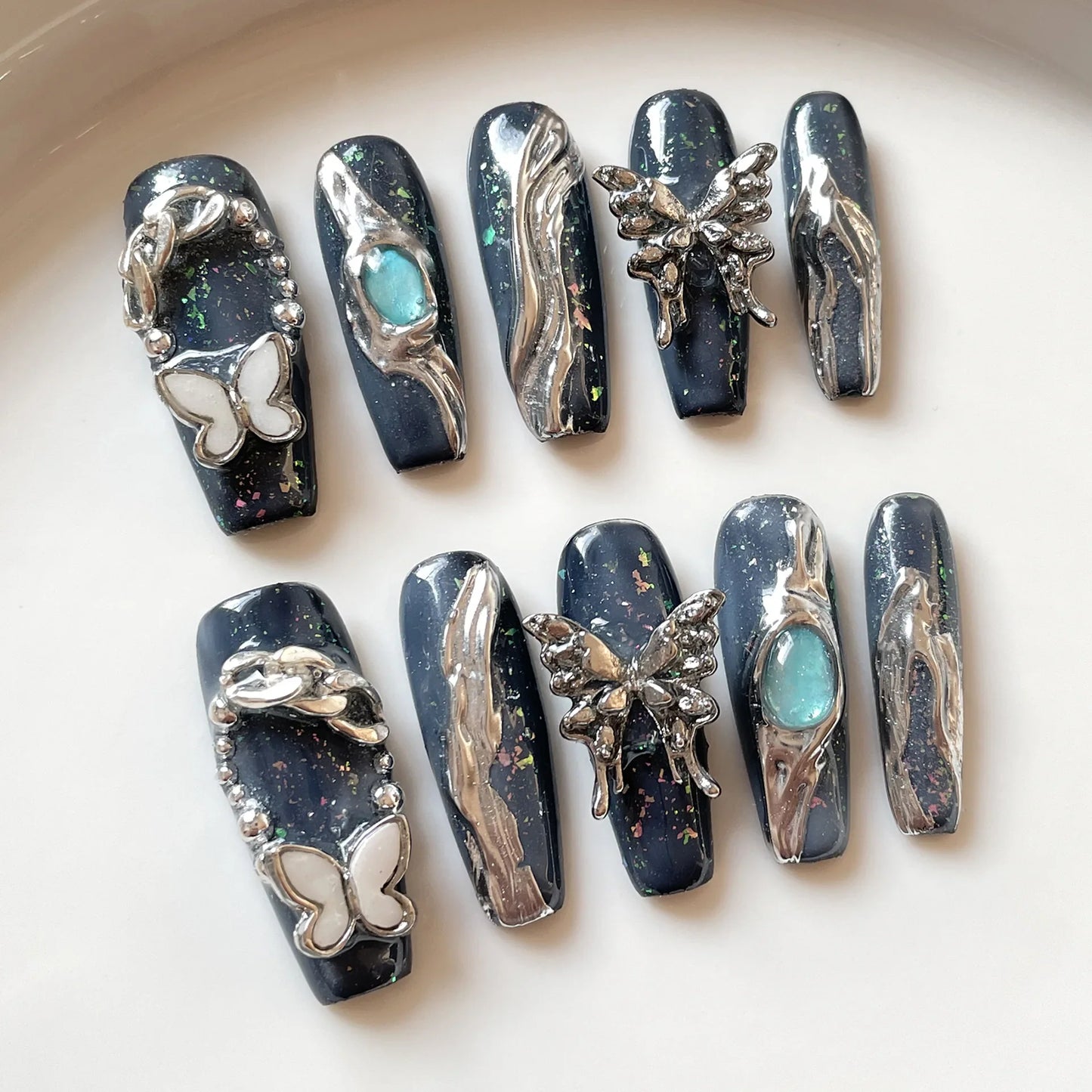 10 uñas postizas de lujo hechas a mano con diseño de ataúd brillante, con degradado marrón, blanco, flor, mariposa, diamante. 