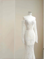 Abito da sera romantico bianco con applicazioni in pizzo, tulle e paillettes, modello sirena, scollatura a spalle scoperte Y8663