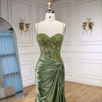 Luxuriöses Salbeigrünes Satin-Abendkleid mit Schlitz LA73032