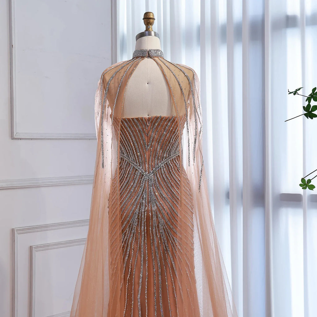 Vestido de Noite de Sereia em Nude de Luxo com Mangas de Capa LA73118