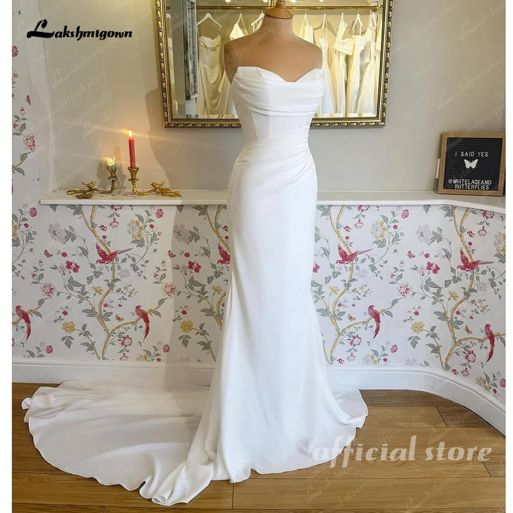 Elegant Mermaid Wedding Dress Custom Fit With Train And Sweetheart Neck