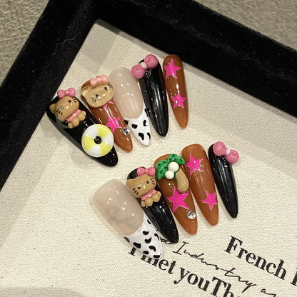 10 parches de uñas postizas francesas rosas, hechos a mano, con diseño de almendras largas, con estampado de leopardo y cadena de metal. 