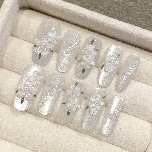 10 uñas postizas brillantes de ojo de gato, hechas a mano, con diseño de almendra blanca y hojas de flores 3D, parches para uñas postizas para mujer. 