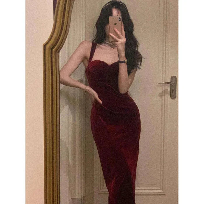 Novo Vestido Vintage de Veludo Sem Mangas para Mulher Verão Vestido Justo Sexy com Alças Finas Vestido Elegante de Noite para Senhora Y1654