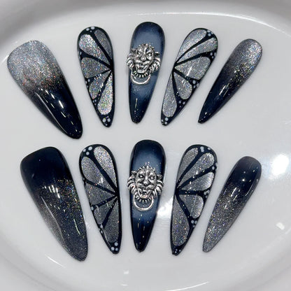10 uñas postizas estilo punk hechas a mano con forma de aguja larga Y2k, parches de uñas postizas grises brillantes con decoración de rayas metálicas. 