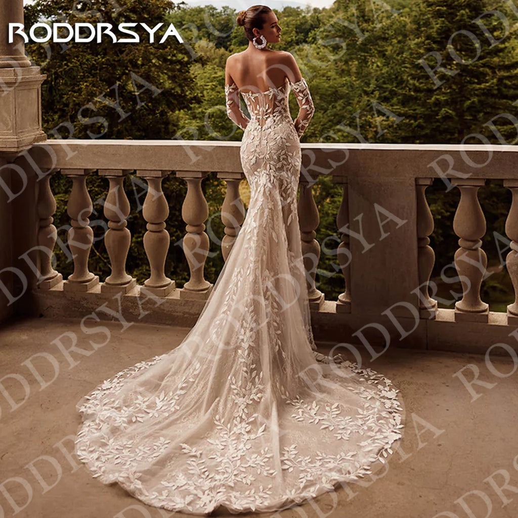 Boho Off Shoulder Mermaid Wedding Dress With Lace Applique