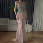 Vestido de Gala Sereia de Luxo e Classe com Penas Azuis, Missangas e Fenda LA70623