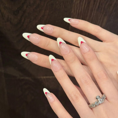 10 uñas postizas francesas con borde blanco, diseño simple de corazón rojo, hechas a mano, de almendra dulce, para niñas. 