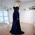 Elegantes hellgrünes Satinkleid für den Abschlussball mit Spitze und Schlitz LA73032A