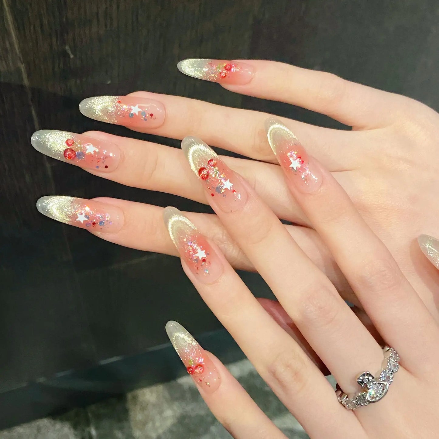 10 uñas postizas de cereza dulce para mujeres y niñas, brillantes, con sonrisa, ojo de gato, Y2k, estrellas, hechas a mano, con rubor suave. 