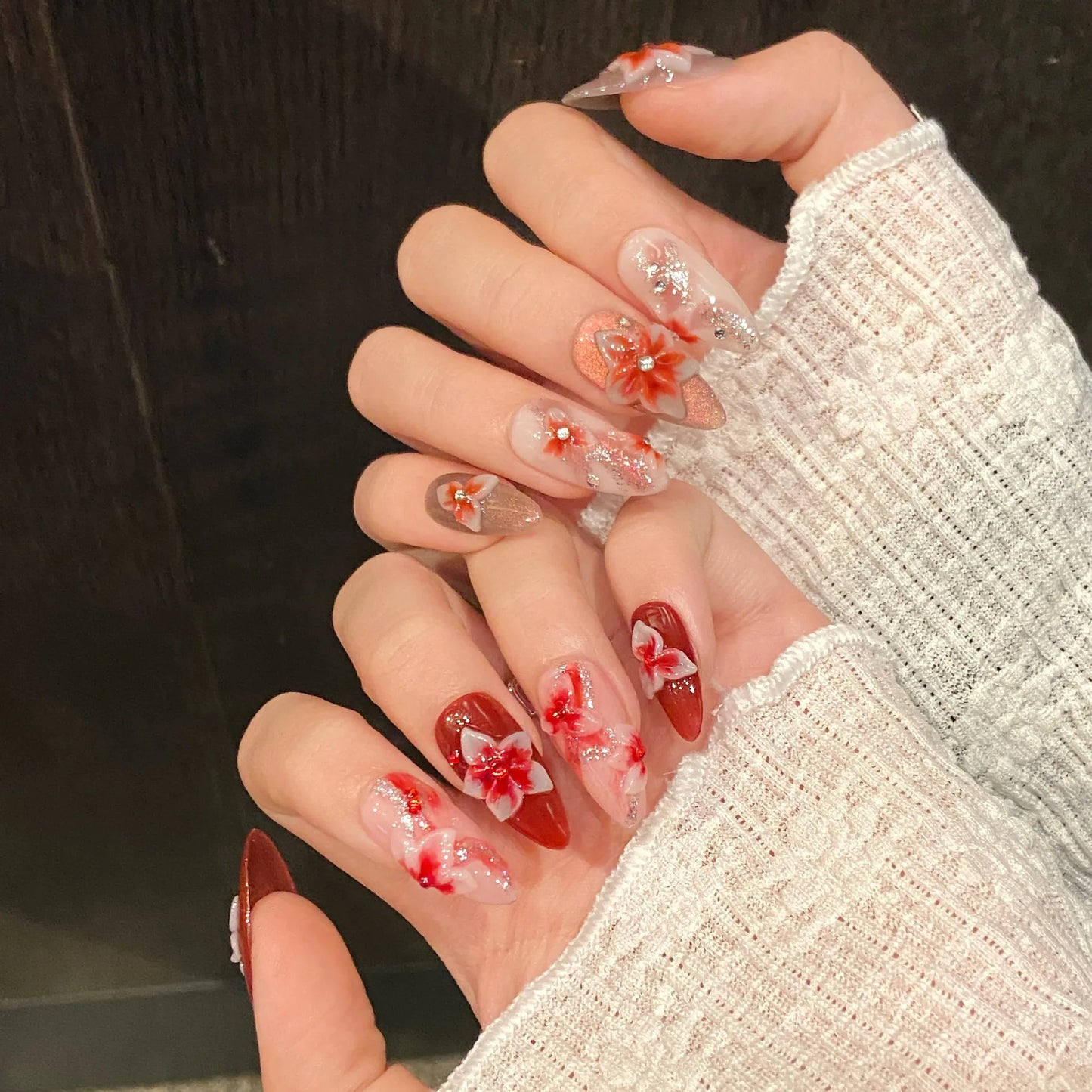 10 uñas postizas 3D con diseño de flor de diablo talladas a mano, con degradado rosa, almendra, hechas a mano, con lentejuelas brillantes, para verano. 