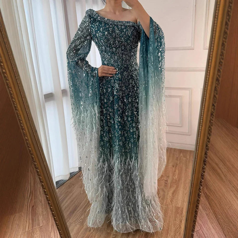 Vestido de Noite de Luxo com Uma Alça e Manga Capa em Penas LA72763