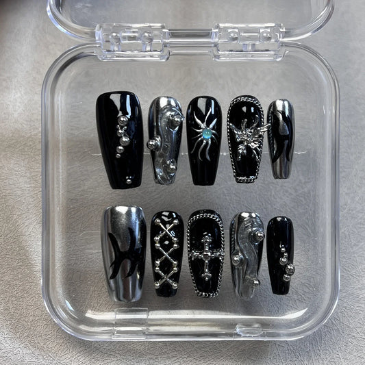 10 uñas postizas hechas a mano estilo punk Y2k con cadena de metal plateada y negra, uñas postizas de prensa, uñas de ataúd medianas, manicura desmontable. 
