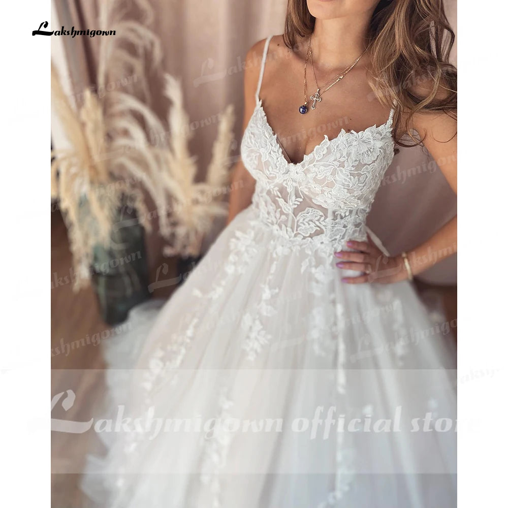 Custom Vintage Champagne Tulle A Line Wedding Dress Backless Lace V Neck