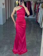 Elegante abito lungo da sera in raso rosa acceso con spalla scoperta modello Y8419
