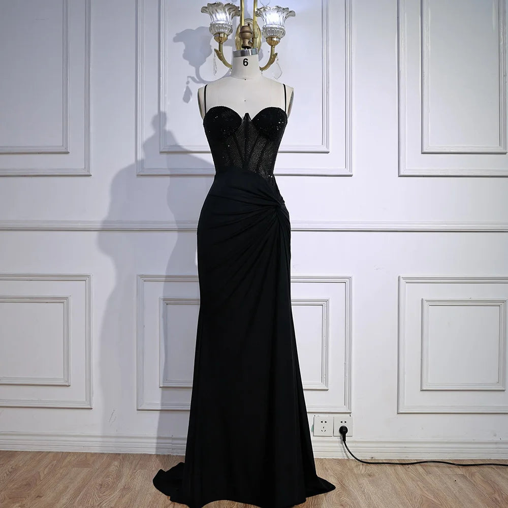 Vestido elegante negro con cuentas para baile de graduación con tirantes finos LA73039