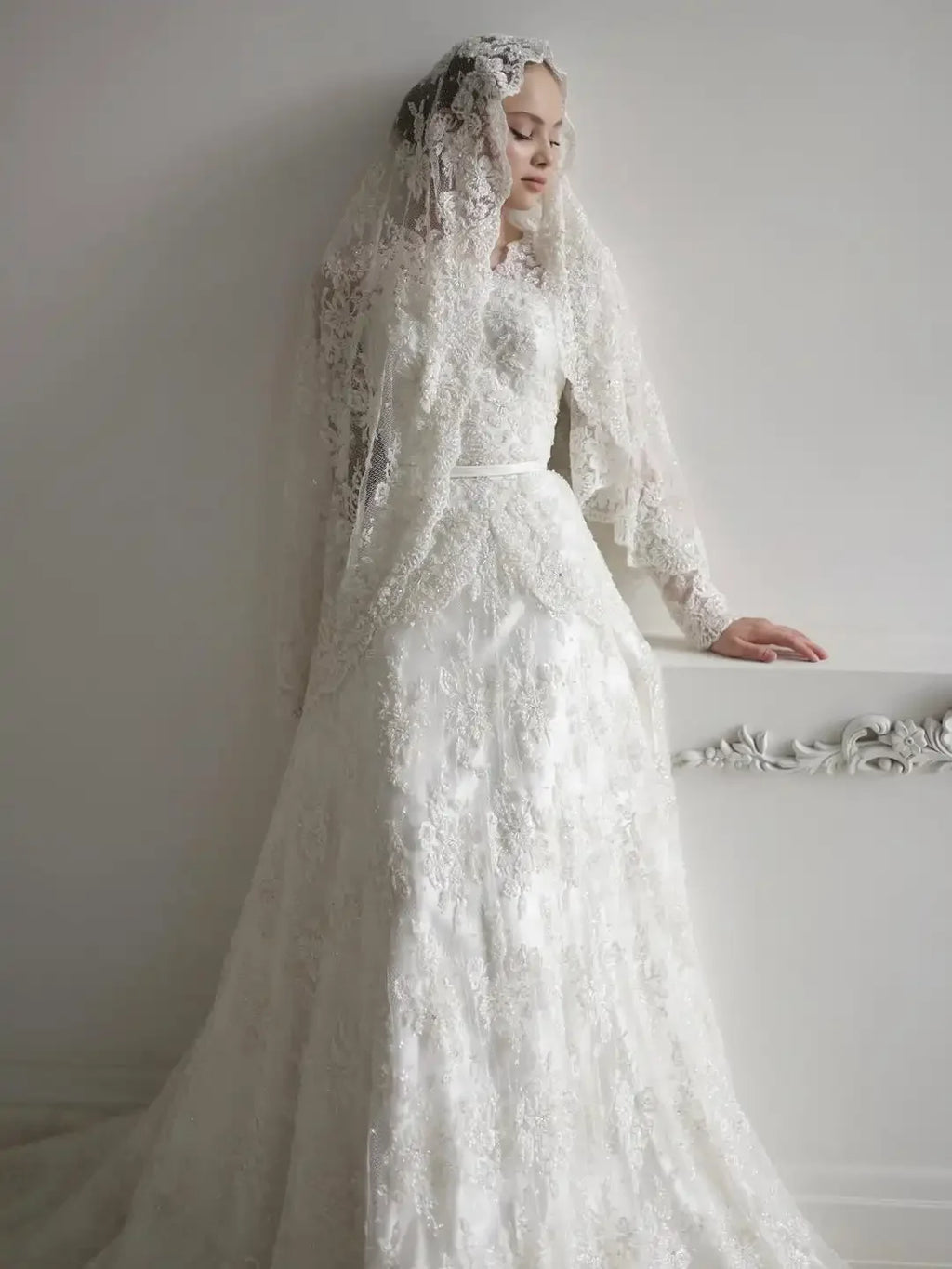 Luxury Custom A Line Wedding Dress Long Sleeve Lace Applique Chapel Train