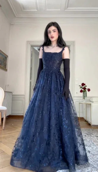 Abito da sera elegante blu marina a linea ad A con applicazioni di pizzo Y7830