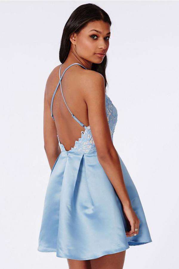 Robe d'invitation à prix abordable avec dos noué et appliques bleu clair, robe de fête