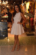 Vestido Simples Branco Sem Mangas com Nó, Decote Redondo, Barato para Festa de Regresso a Casa, Vestidos de Festa